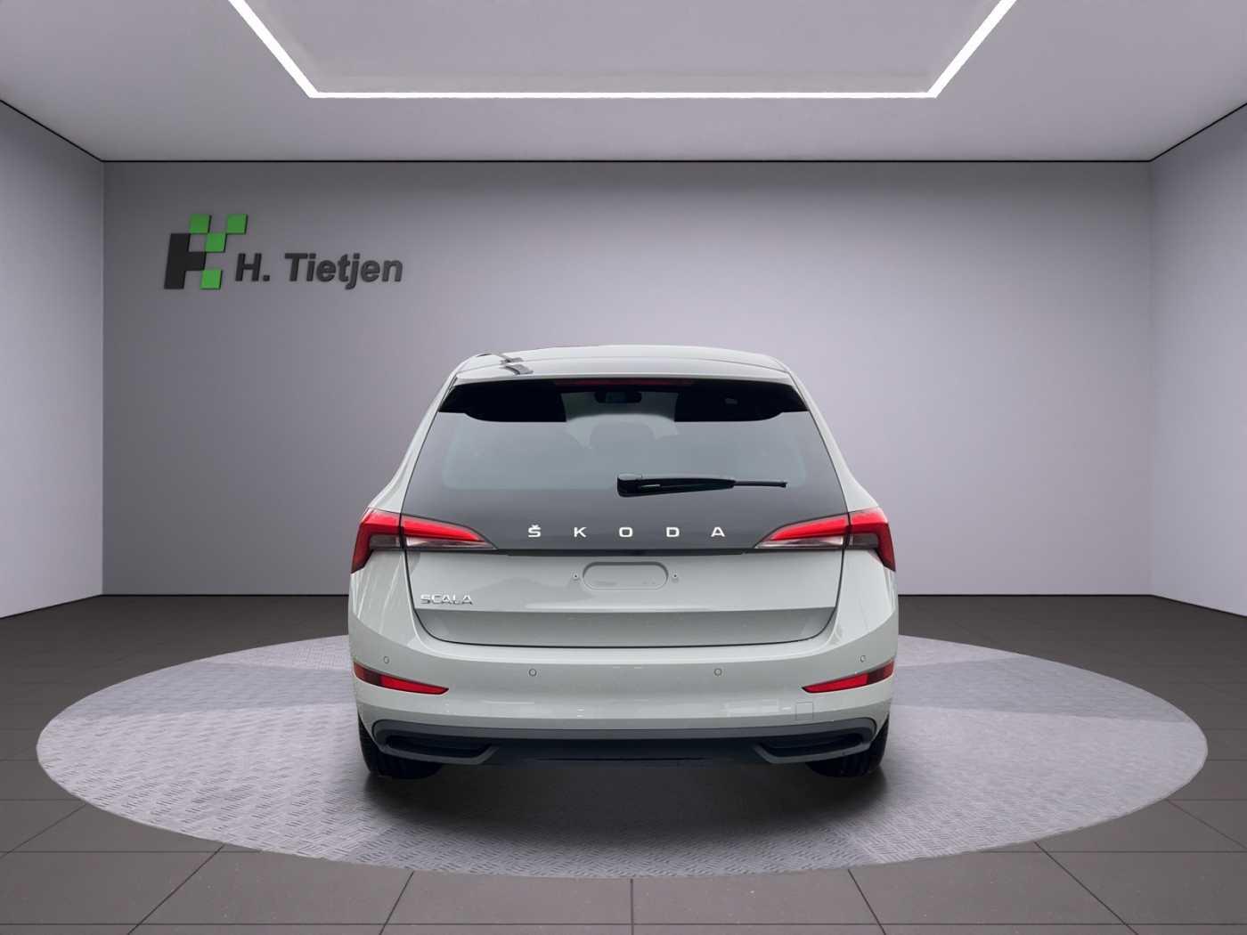 SKODA SCALA • Combi