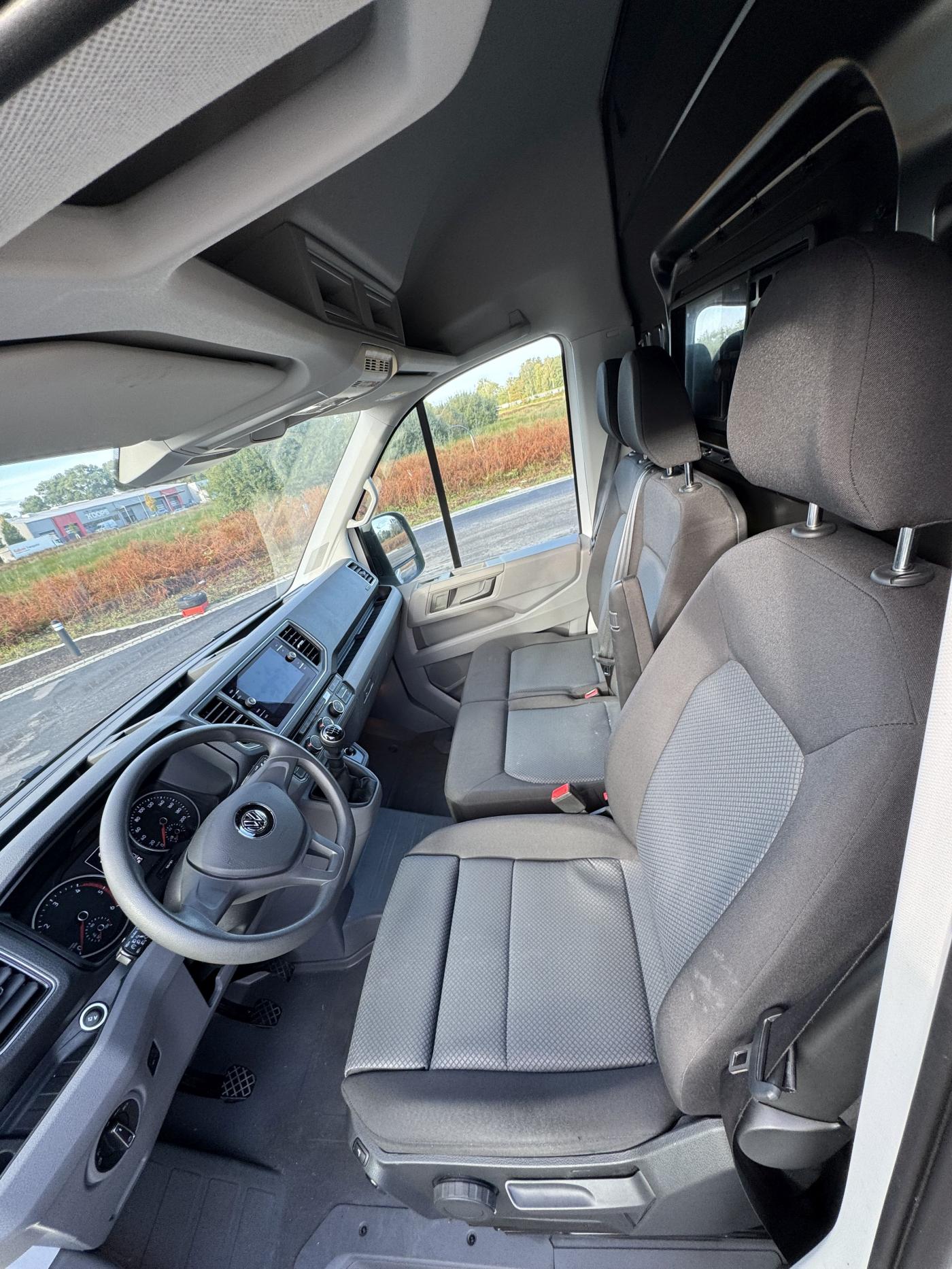 VW CRAFTER • Transporter