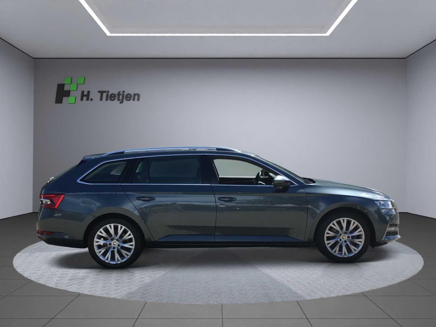 SKODA SUPERB • Combi