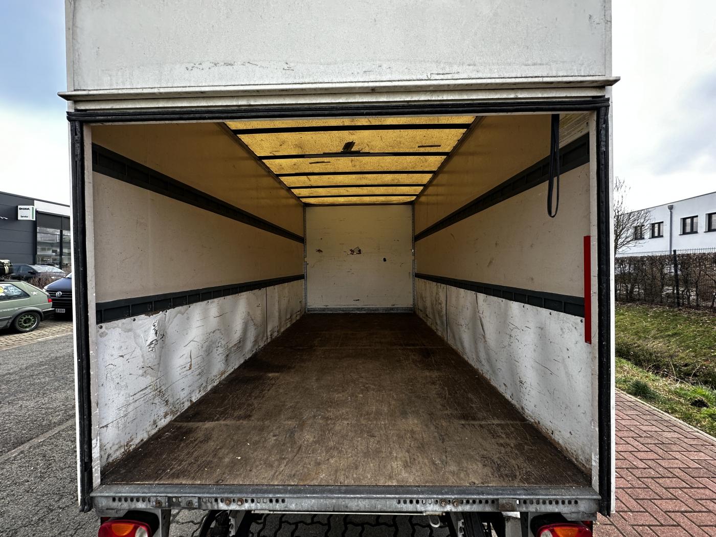 VW CRAFTER • LKW geschl. Kasten