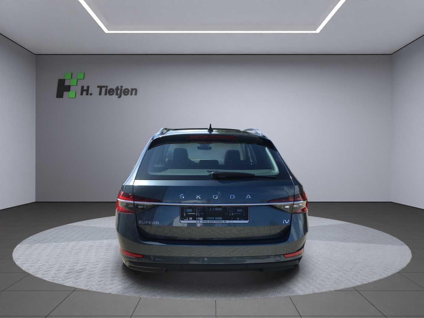 SKODA SUPERB • Combi