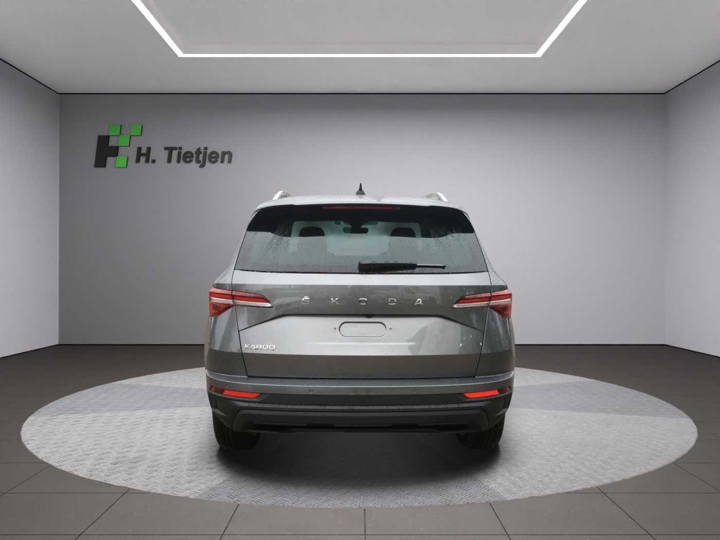 SKODA KAROQ • SUV
