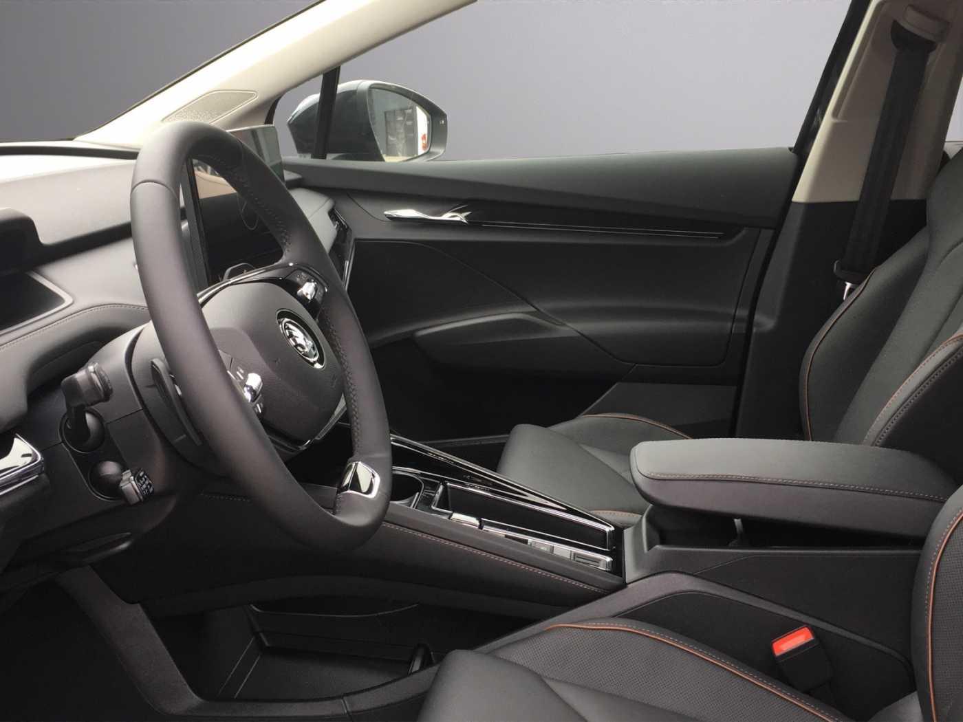 SKODA ENYAQ • SUV